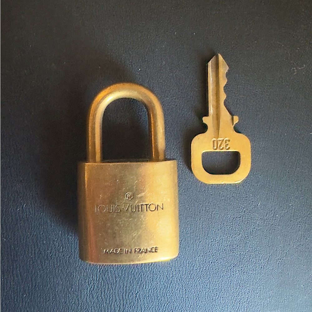 LV padlock and key #320